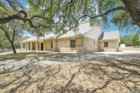 A home in Floresville