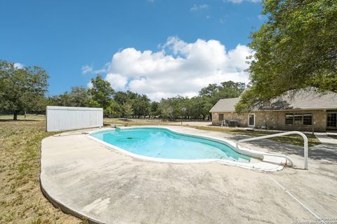 A home in Floresville