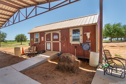 A home in Floresville