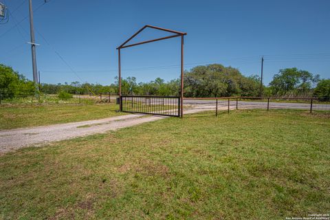 A home in Floresville