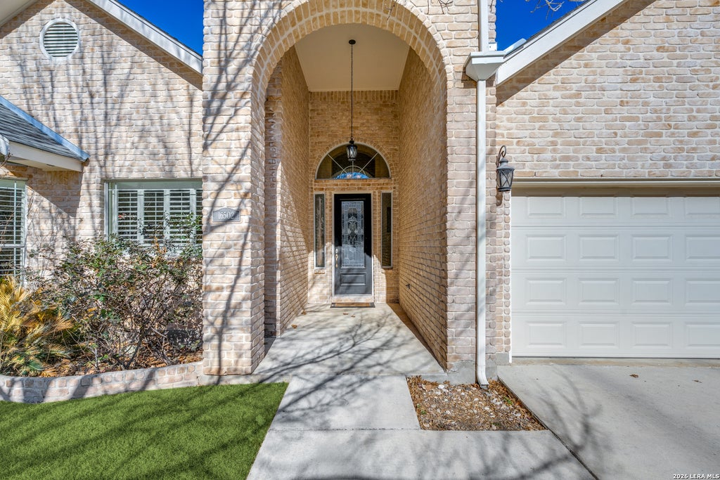 Photo of 16502 Loma Landing, Helotes, TX 78023 (MLS # 1941534)