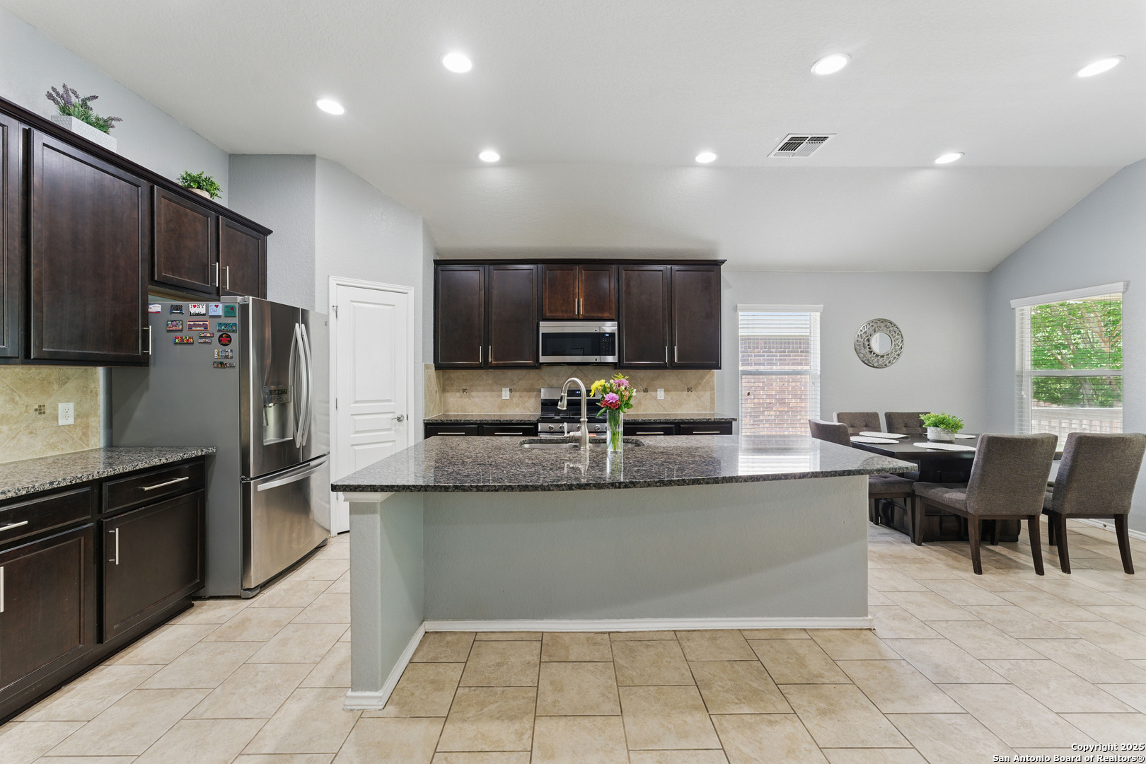 27514 Valle Verde