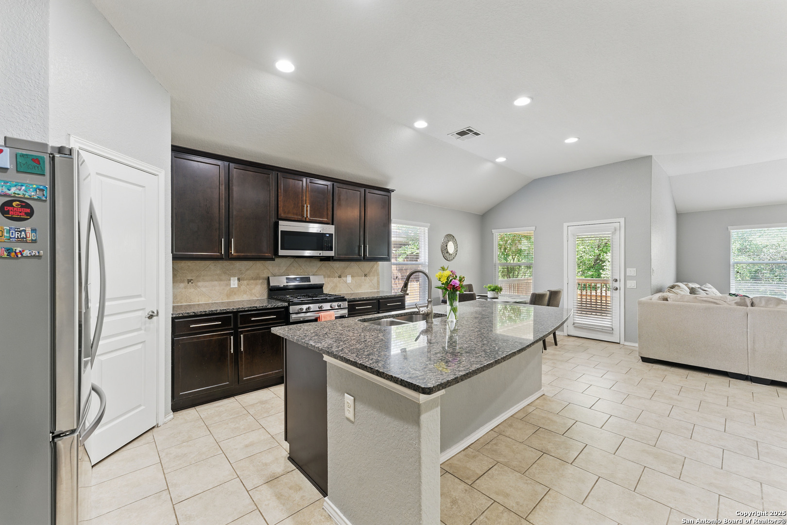 27514 Valle Verde