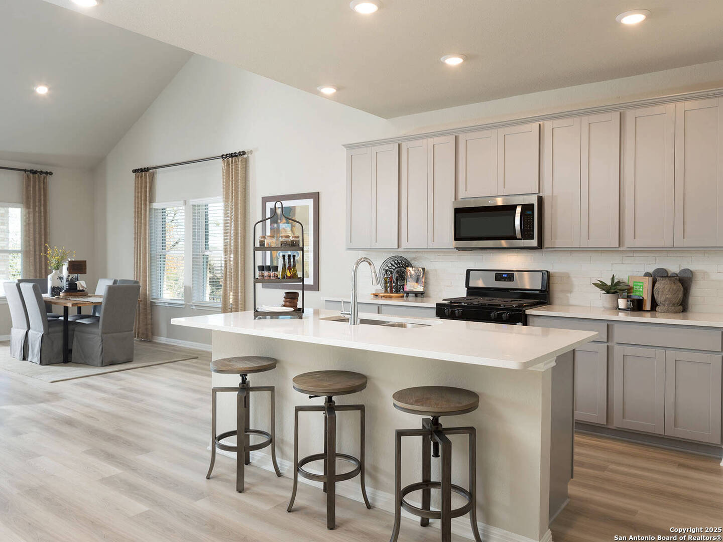 119 Shelton Pass