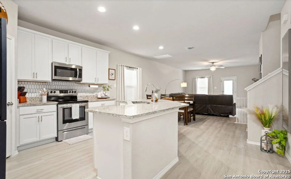 Photo of 13031 Heathers Sun, St Hedwig, TX 78152 (MLS # 1955501)