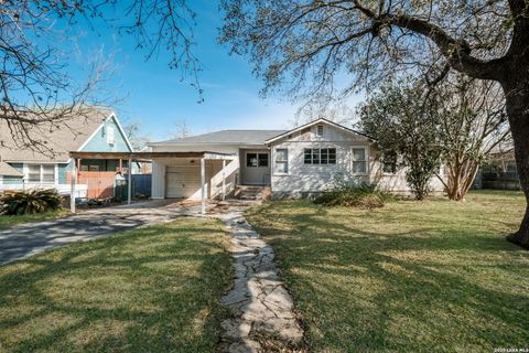 Photo of 1531 W Lawndale, San Antonio, TX 78209 (MLS # 1950092)