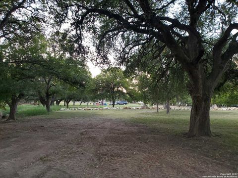 6908 N Poss Rd. Leon Valley TX 78238