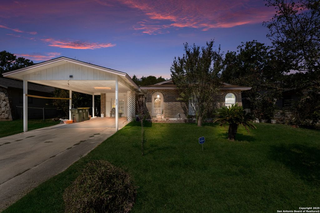 Photo of 217 beverly, Schertz, TX 78154 (MLS # 1913167)