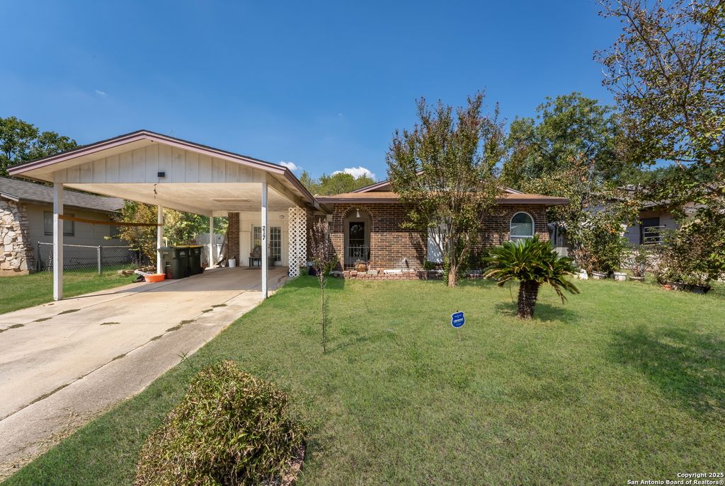 Photo of 217 beverly, Schertz, TX 78154 (MLS # 1913167)