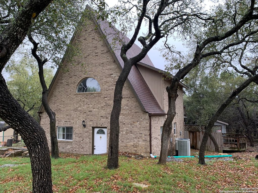 Photo of 1076 Eastview, Canyon Lake, TX 78133 (MLS # 1869607)