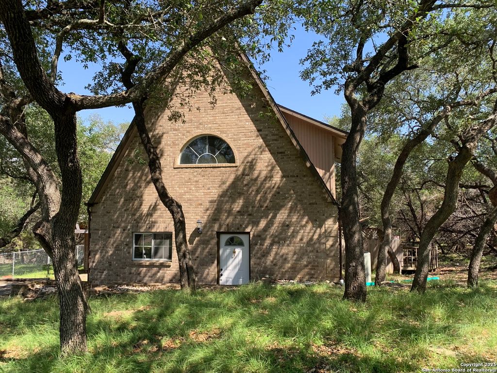 Photo of 1076 Eastview, Canyon Lake, TX 78133 (MLS # 1869607)