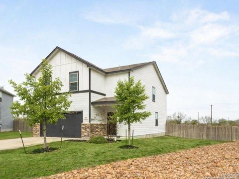 10803 Airmen Drive Converse TX 78109