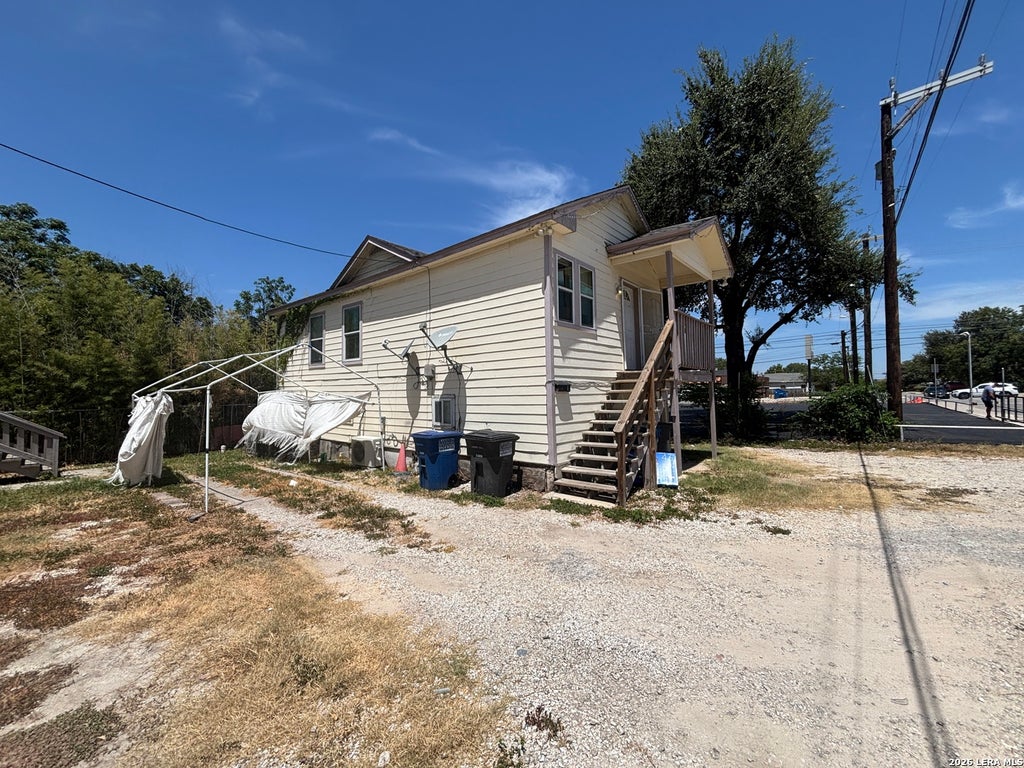 Photo of 803 W LULLWOOD AVE, San Antonio, TX 78212 (MLS # 2018390)