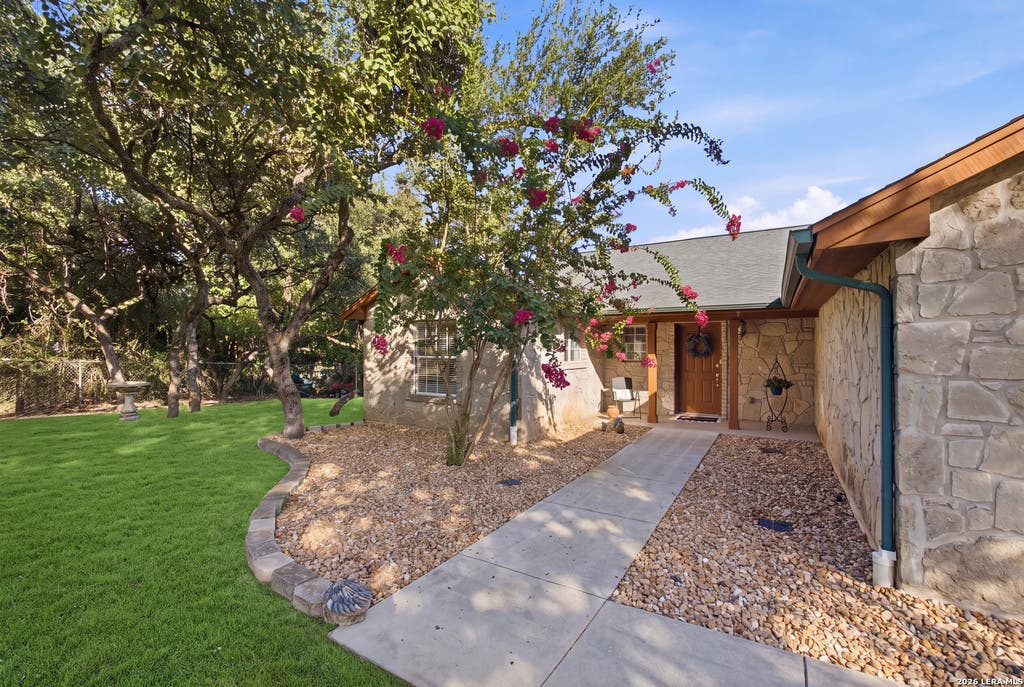Photo of 740 DEER CROSS LN, San Antonio, TX 78260 (MLS # 2002466)