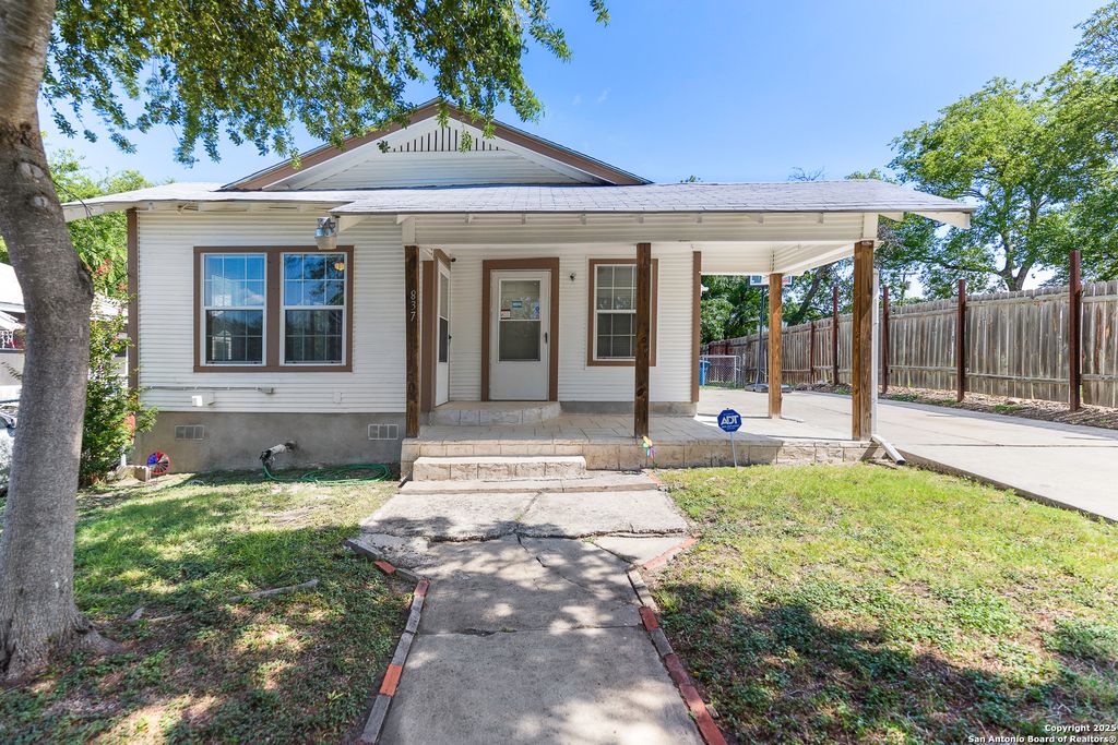 Photo of 837 Westfall, San Antonio, TX 78210 (MLS # 1894299)