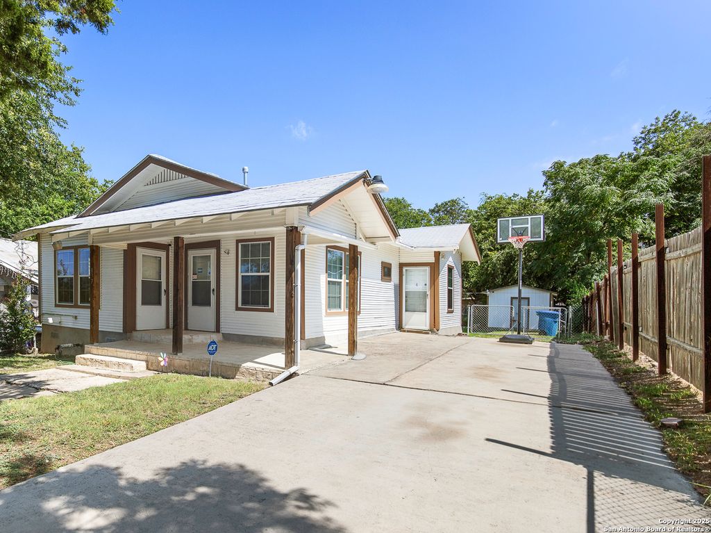 Photo of 837 Westfall, San Antonio, TX 78210 (MLS # 1894299)