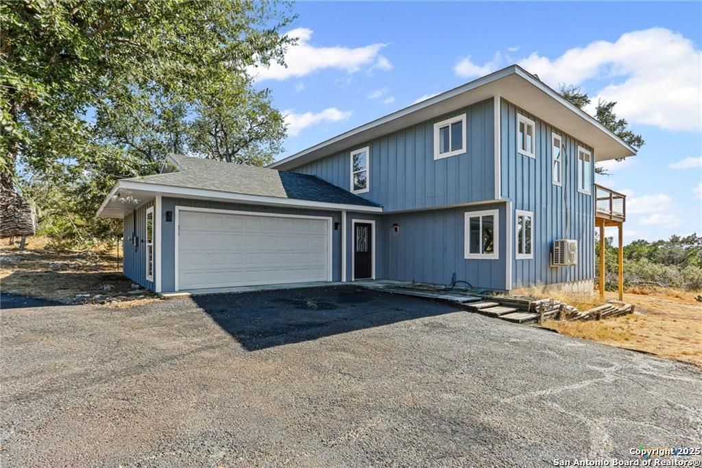 Photo of 1676 Cattail, Canyon Lake, TX 78133 (MLS # 1925124)