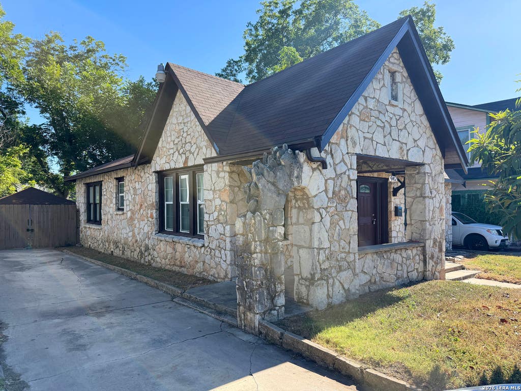 Photo of 942 BAILEY AVE, San Antonio, TX 78210 (MLS # 2011149)