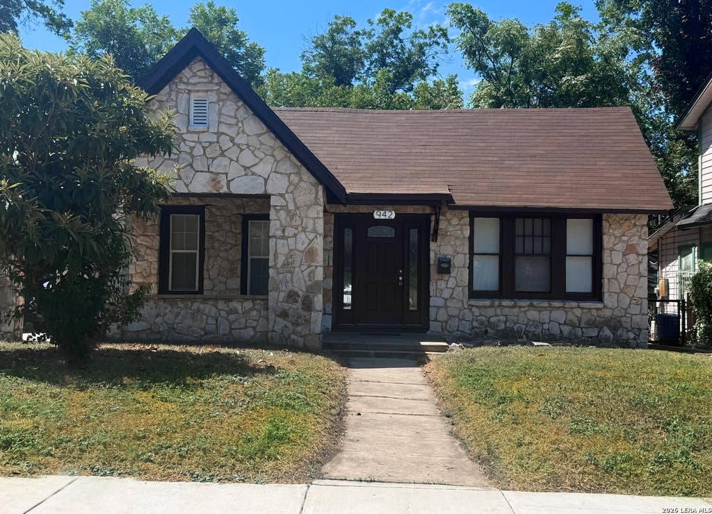 Photo of 942 BAILEY AVE, San Antonio, TX 78210 (MLS # 2011149)