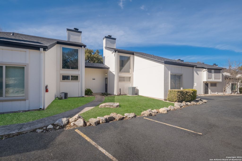 Photo of 1135 PARKVIEW DR C16 #C16, Canyon Lake, TX 78133 (MLS # 1955609)