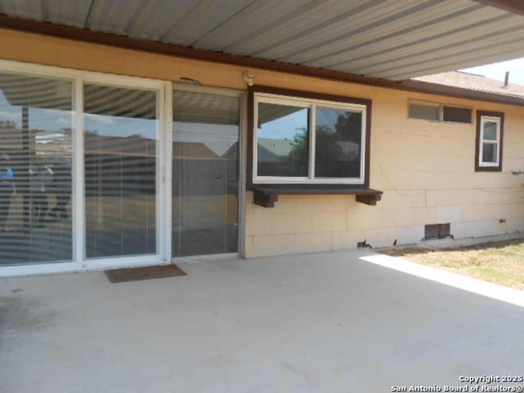 Photo of 703 Smoke Tree, San Antonio, TX 78227 (MLS # 1891257)