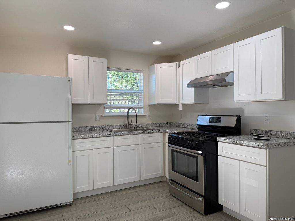 Photo of 166 El Monte 3 #3, San Antonio, TX 78212 (MLS # 1954819)