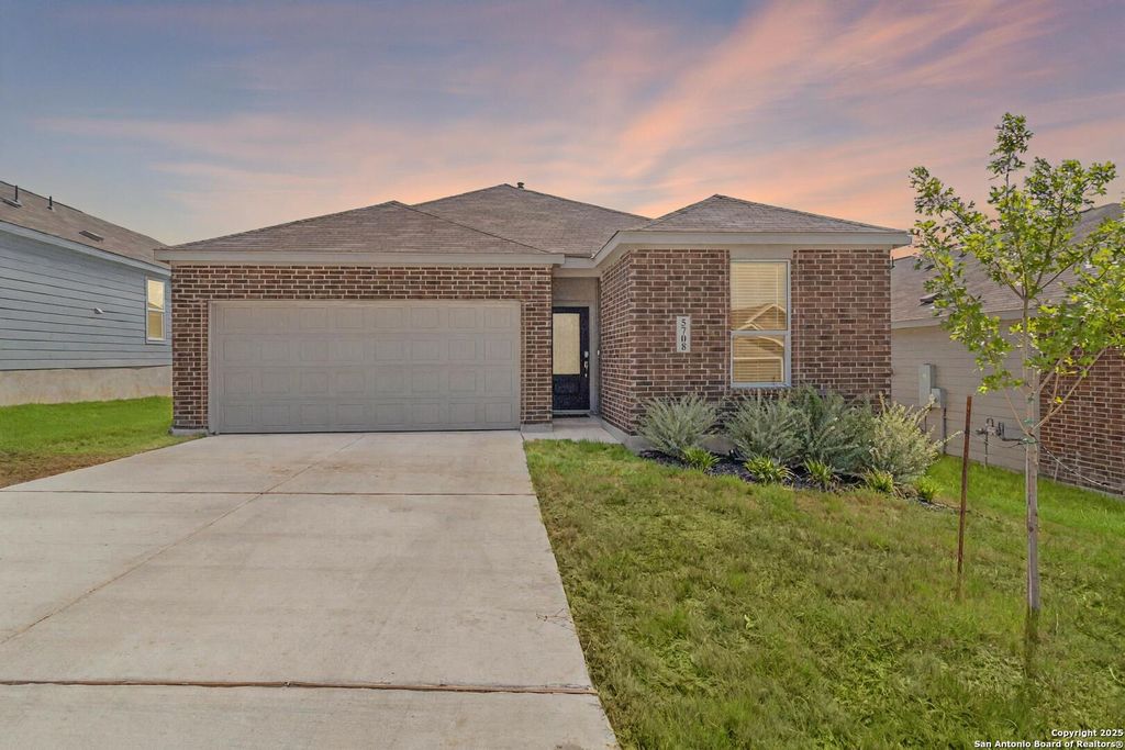 Photo of 5708 Basil Chase, St Hedwig, TX 78152 (MLS # 1915781)