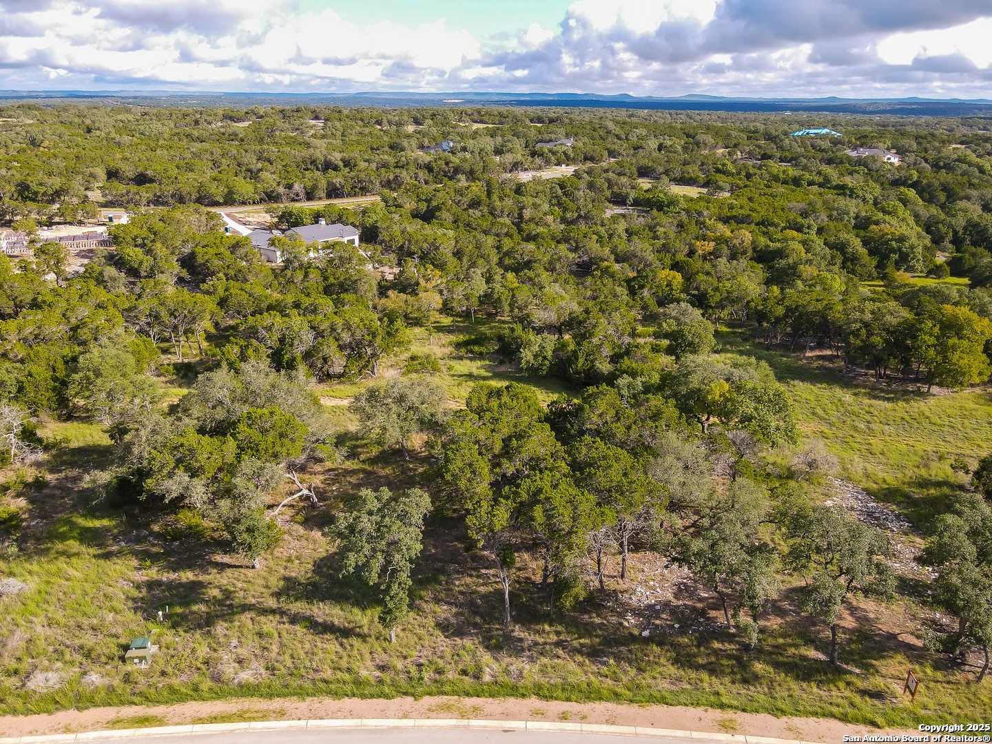LOT 6 Ledgestone