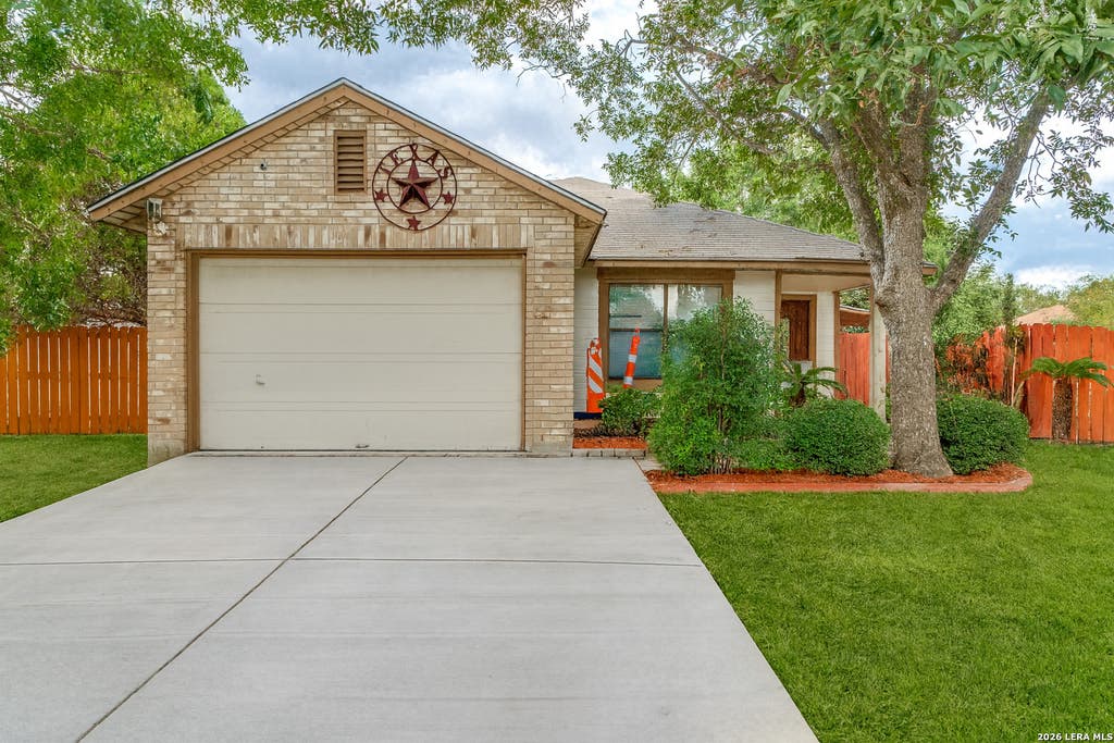 Photo of 11335 Tabletop Ln, San Antonio, TX 78245 (MLS # 1993538)