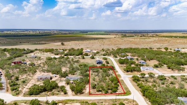 100 COUNTY ROAD 2669, DEVINE, TX 78016 - Image fa5c9bdce70590f72ee5b72d64cf7b80/1295165704