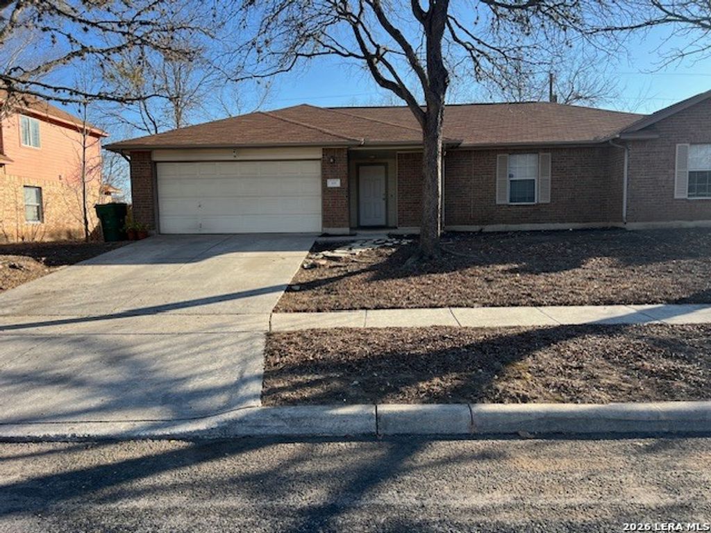 Photo of 115 Cibolo Creek Dr, Boerne, TX 78006 (MLS # 1940262)