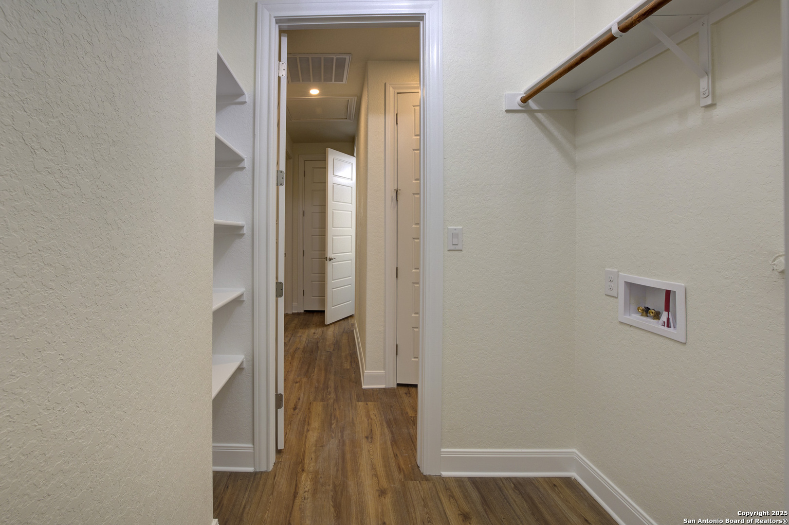 Wimberley, Texas 78676, United States, 3 Bedrooms Bedrooms, ,2 BathroomsBathrooms,Residential,Active,246622