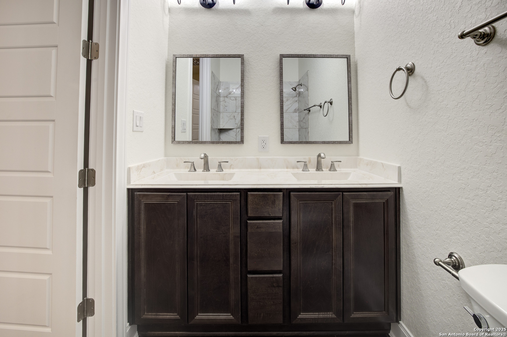 Wimberley, Texas 78676, United States, 3 Bedrooms Bedrooms, ,2 BathroomsBathrooms,Residential,Active,246622