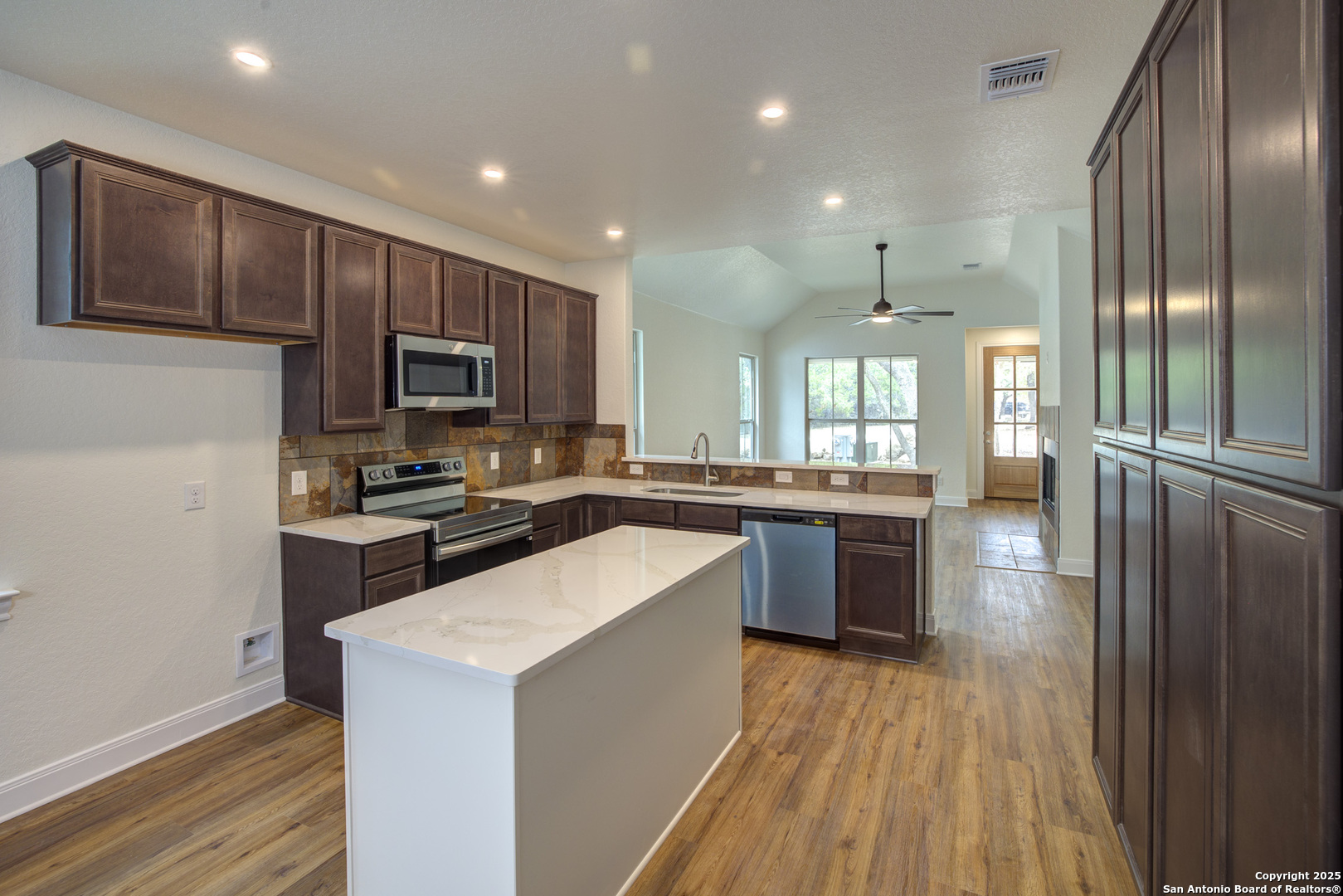 Wimberley, Texas 78676, United States, 3 Bedrooms Bedrooms, ,2 BathroomsBathrooms,Residential,Active,246622