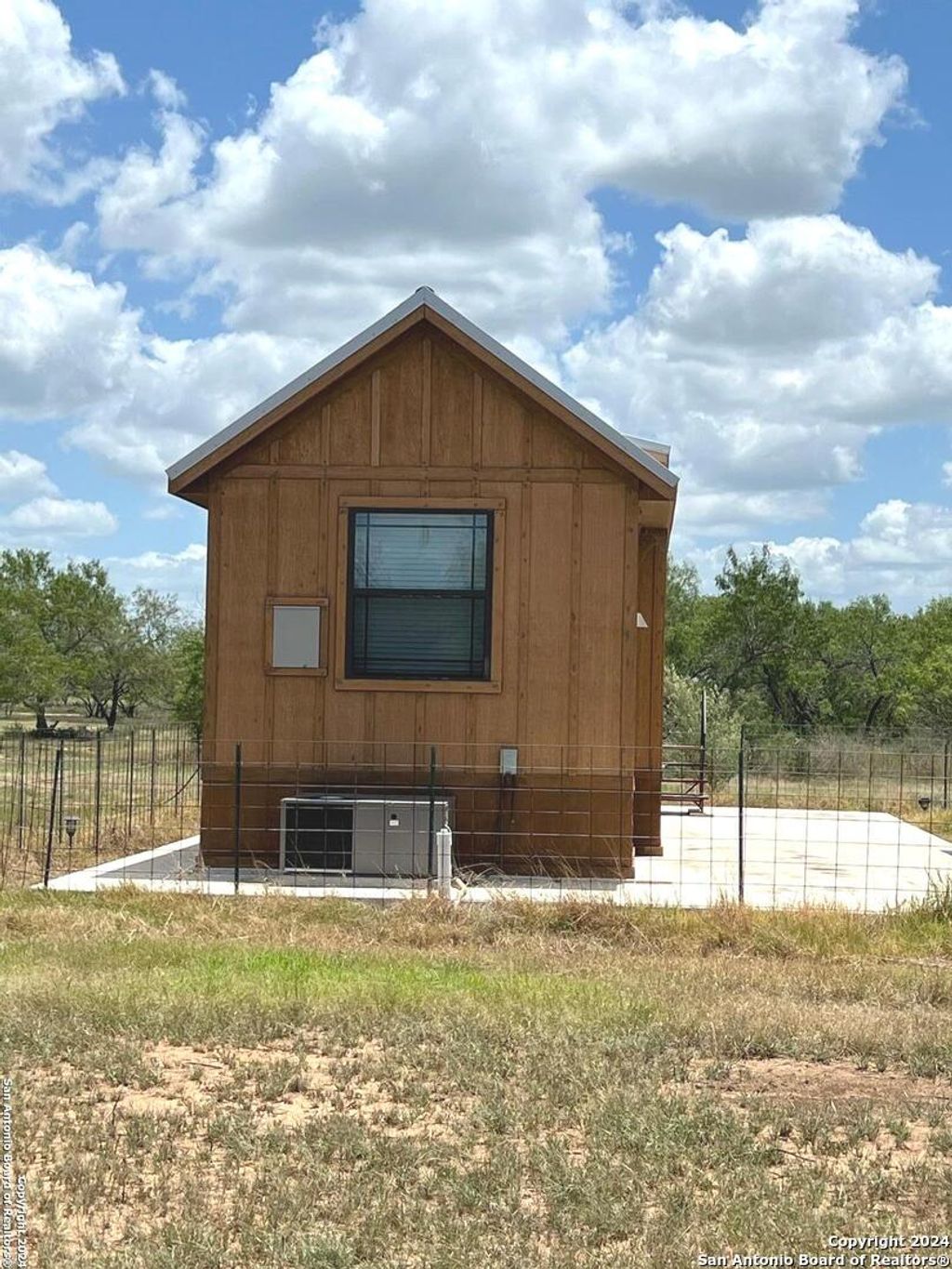 Photo of 8136 Leal Rd, Pleasanton, TX 78064 (MLS # 1794929)