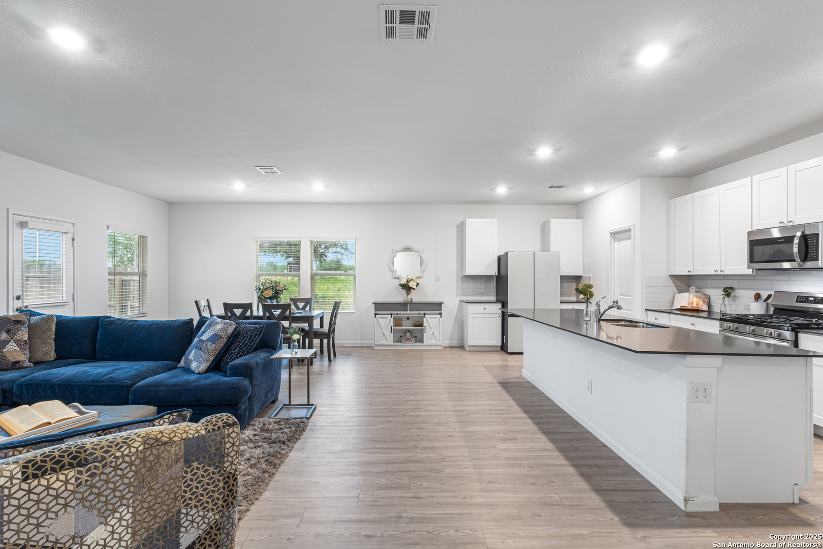 14527 Austin Heights