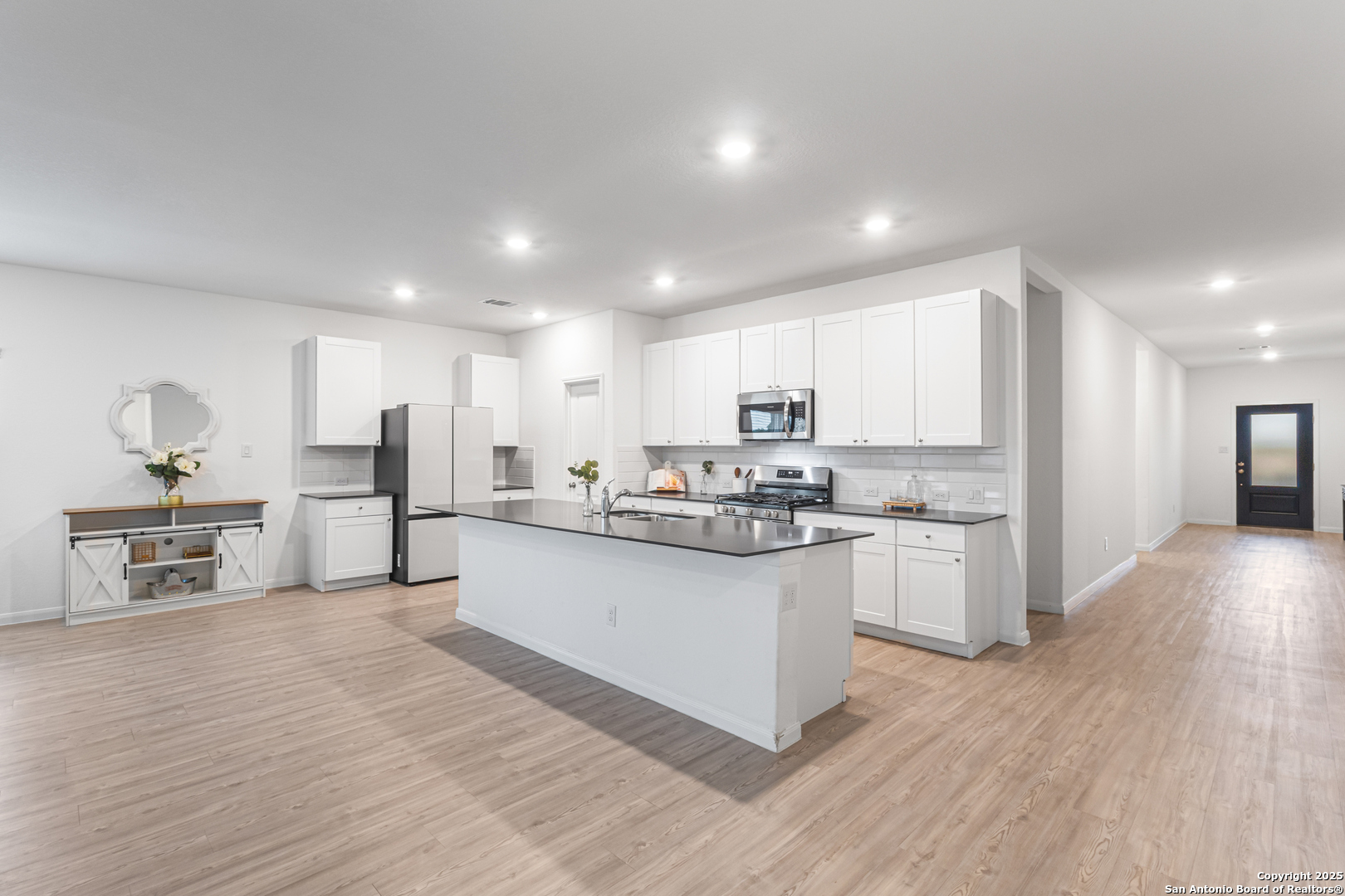 14527 Austin Heights