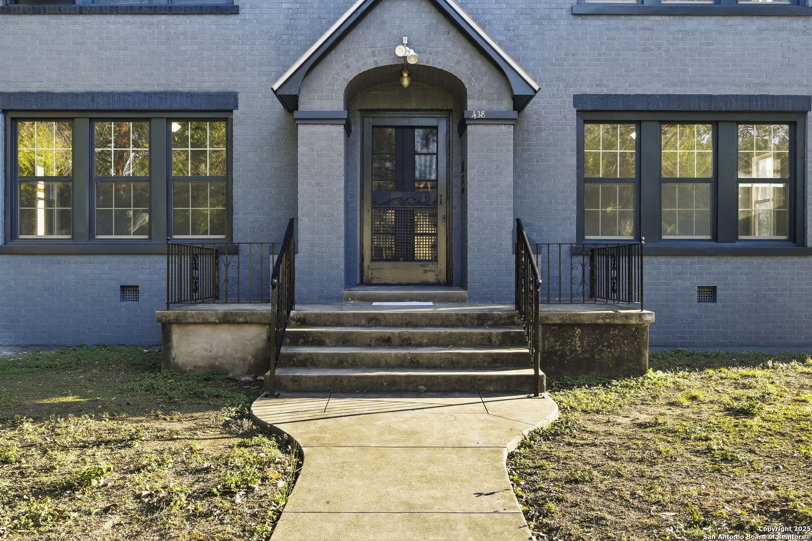 438 W Kings Hwy Unit 1