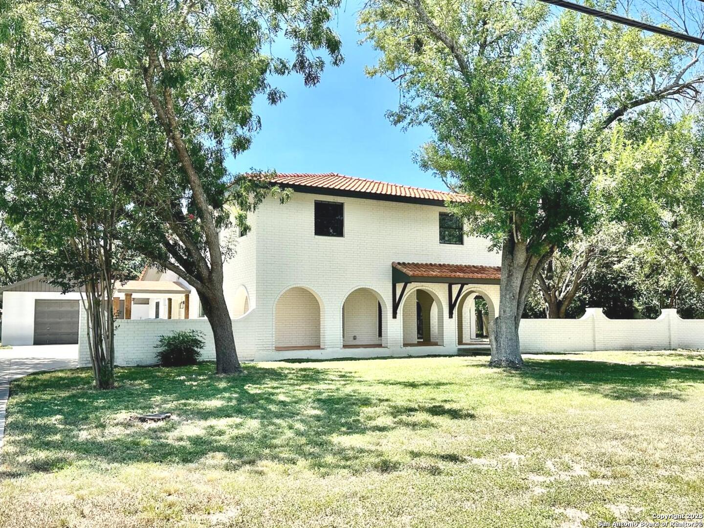 520 Sagecrest Dr.