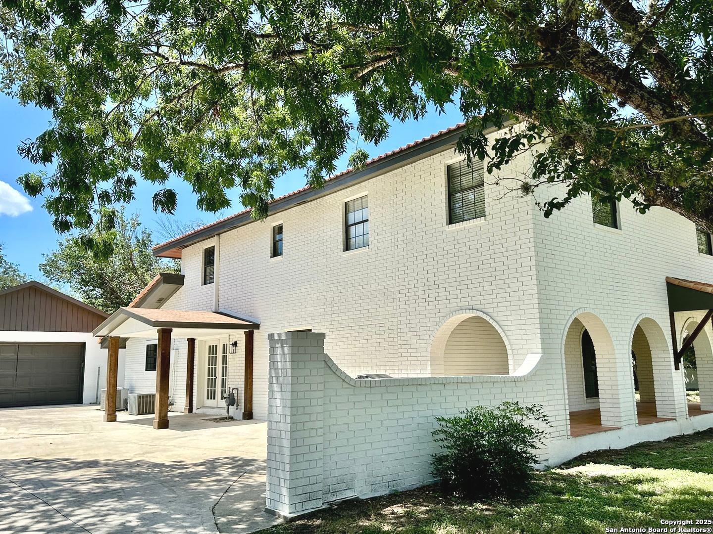 520 Sagecrest Dr.