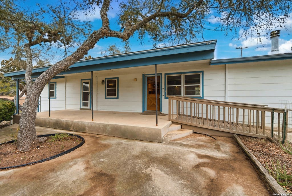 Photo of 333 Tamarack, Canyon Lake, TX 78133 (MLS # 1936426)