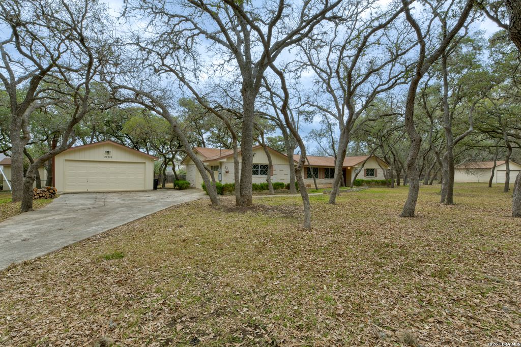 Photo of 25202 N Saddle Trl, San Antonio, TX 78255 (MLS # 1947162)