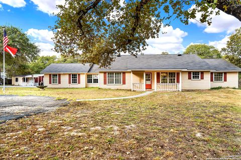 A home in Floresville