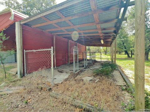 A home in Floresville