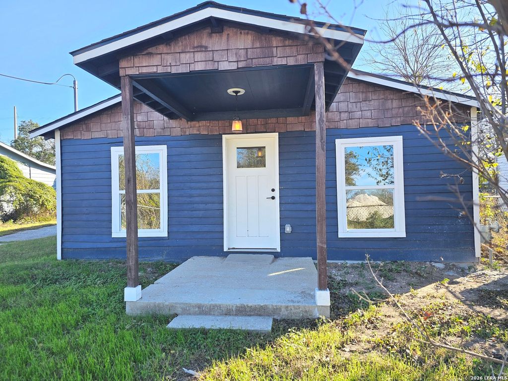 Photo of 1360 ESSEX ST, San Antonio, TX 78210 (MLS # 1960648)