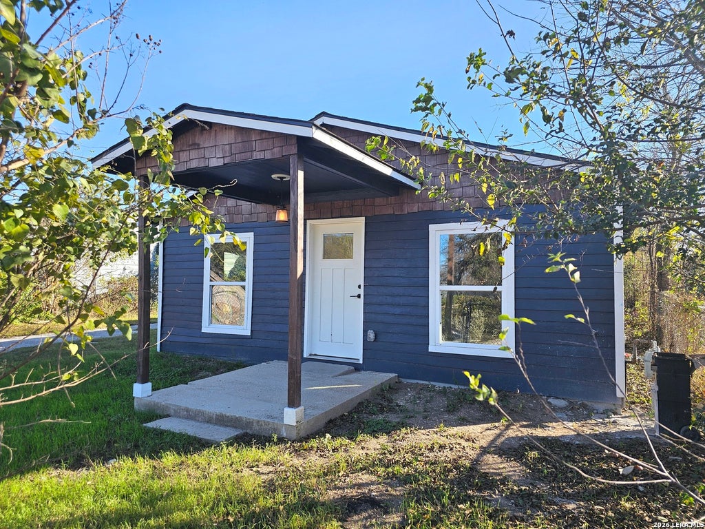 Photo of 1360 ESSEX ST, San Antonio, TX 78210 (MLS # 1960648)