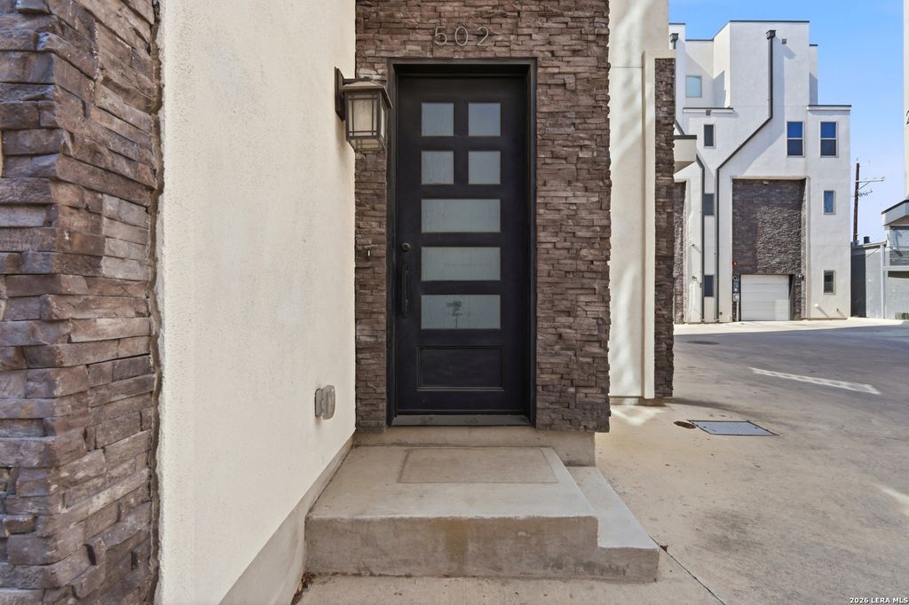 Photo of 1817 N ST MARYS ST 502 #502, San Antonio, TX 78212 (MLS # 1957308)