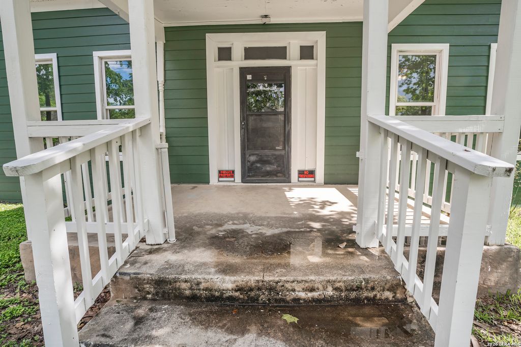 Photo of 114 SHORT ST, Boerne, TX 78006 (MLS # 1990972)