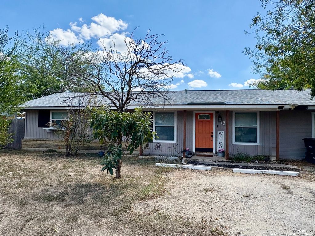 Photo of 122 Oak Valley, San Antonio, TX 78227 (MLS # 1921161)