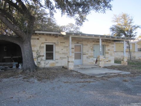 A home in Bandera